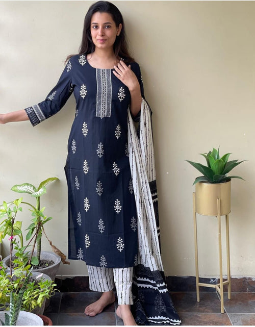 Elegant Blue Jacquard Woolen Kurti for Women - Stylish, Warm, and  Comfortable at Rs 800 | Ladies Woolen Kurti in Ludhiana | ID: 2852607880848